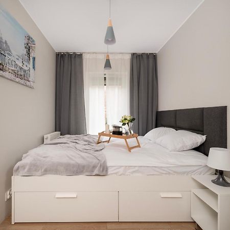 Hideaway Apartment - Terrace With Garden & Parking- By Rentujemy Łódź Kültér fotó