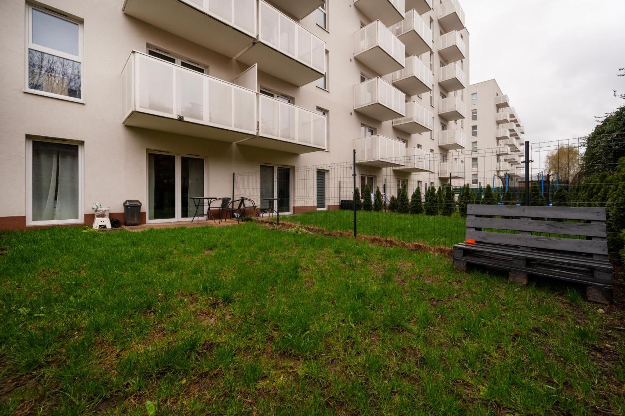 Hideaway Apartment - Terrace With Garden & Parking- By Rentujemy Łódź Kültér fotó