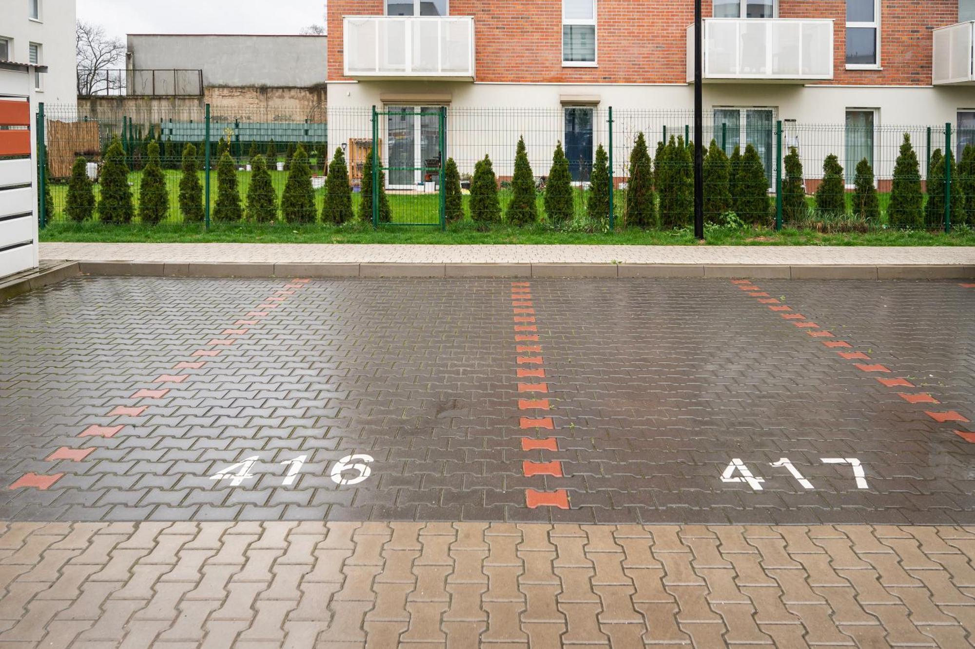 Hideaway Apartment - Terrace With Garden & Parking- By Rentujemy Łódź Kültér fotó